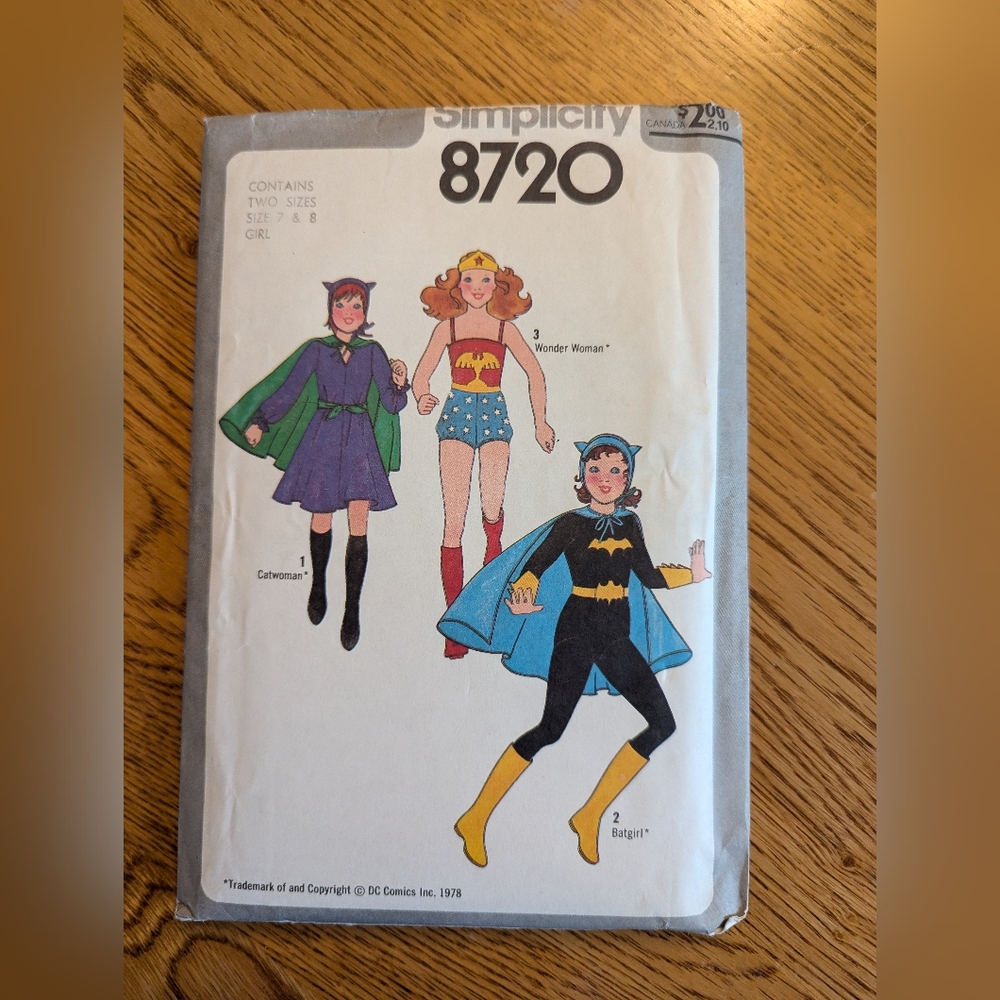 Simplicity pattern 8720 Catwoman wonder woman bat girl vintage comics 1978 rare
